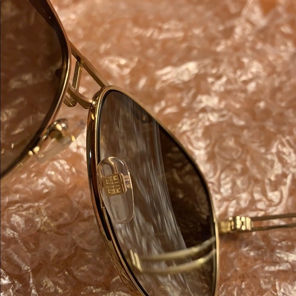 Givenchy Sunglasses. Unisex - Picture 2 of 8